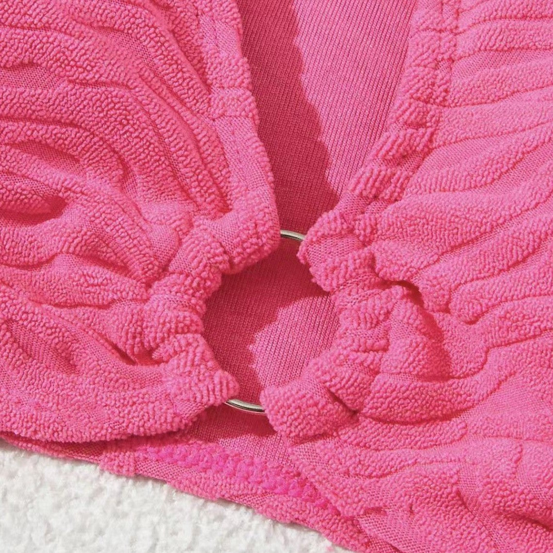 Nenápadný a elegantní Bikiny
