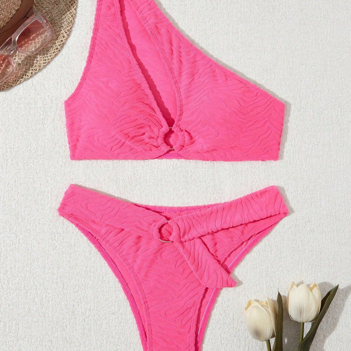 Nenápadný a elegantní Bikiny