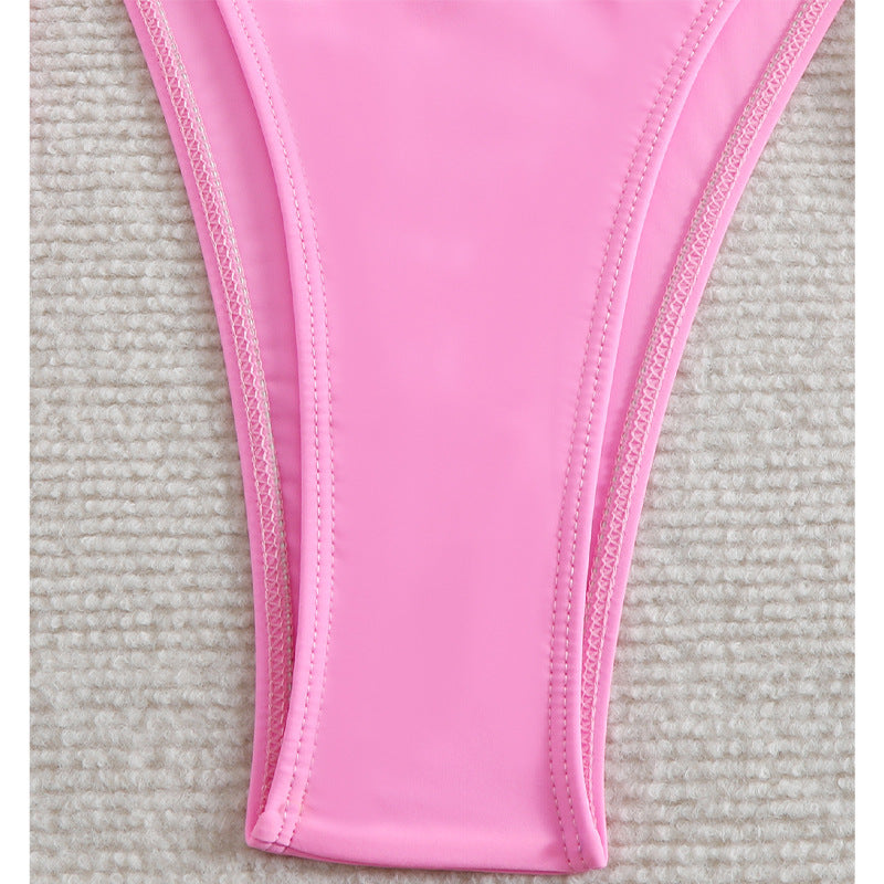 Moderní a minimalistický Bikiny