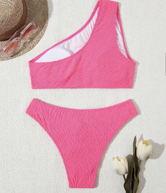 Nenápadný a elegantní Bikiny